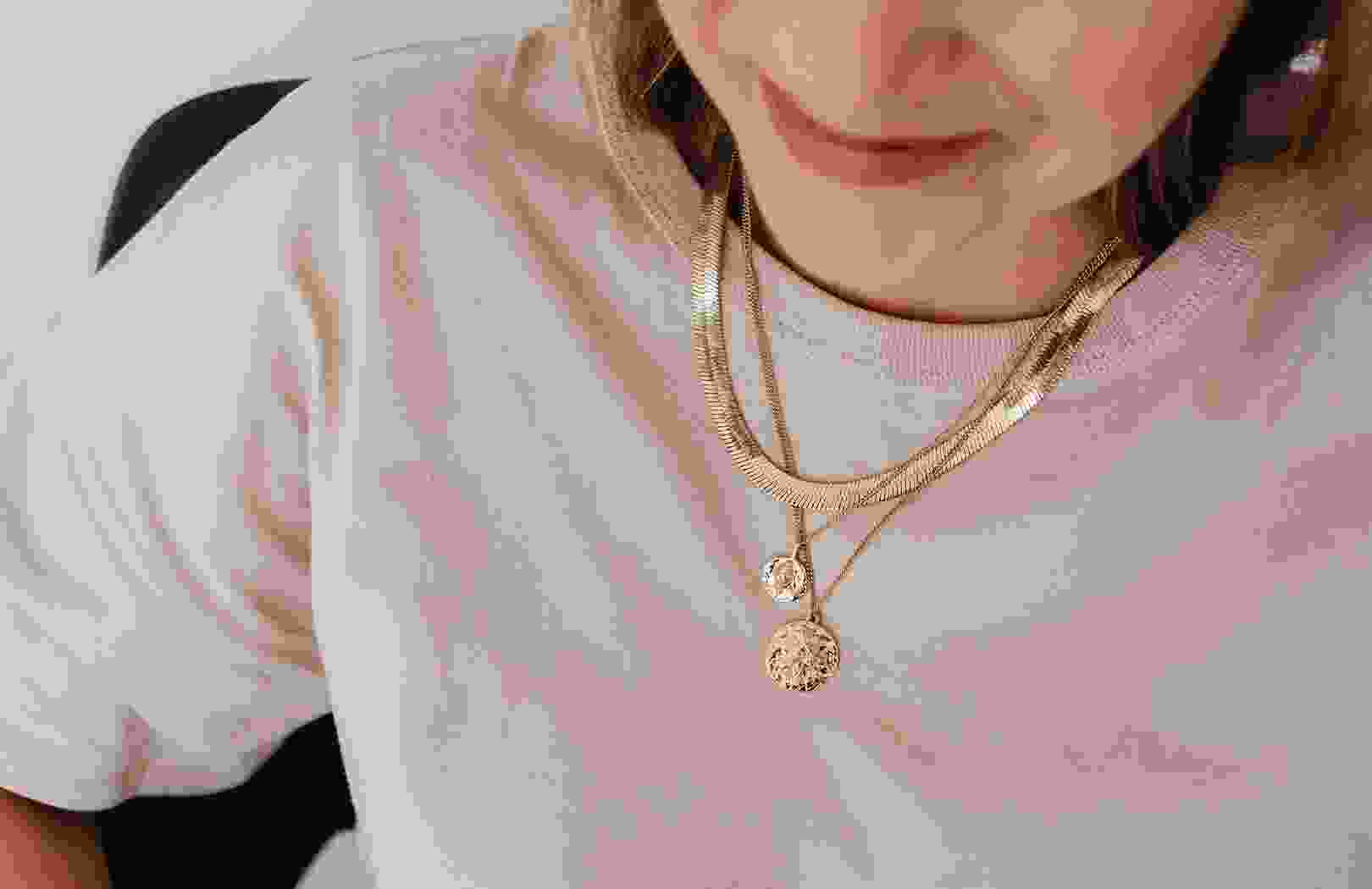 Exploring The Art Of Crafting Exquisite Golden Jewels 1 blog img 2